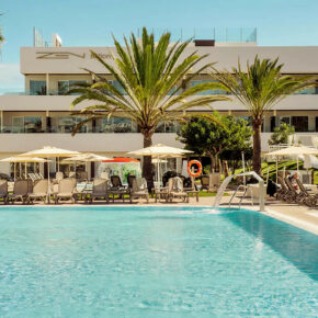 Luxusurlaub auf den Kanaren: 6 Tage Fuerteventura im TOP 4* Hotel mit All Inclusive, Junior Suite & Flug ab 519€