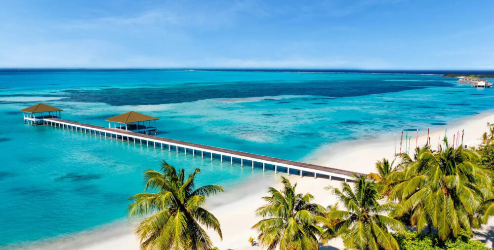south-palm-resort-maledives-strand-mit-steg