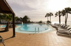 Fuerteventura Cluburlaub: 7 Tage im ROBINSON Club mit All Inclusive, Flug, Transfer & Zu...