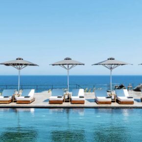 Colombos Beachfront Santorini