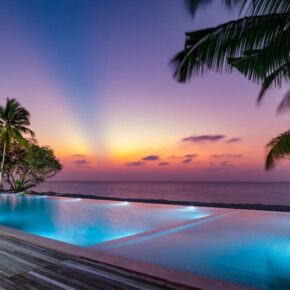 Black Week Deal: 10 Tage Malediven im TOP 4* Strandhotel mit eigener Villa, Frühstück, Flug & Transfer für 1436€