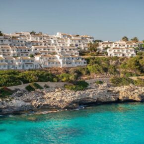 Mallorca Frühbucher 2024: 8 Tage inkl. sehr gutem 4* Hotel, Halbpension & Flug ab 435 €