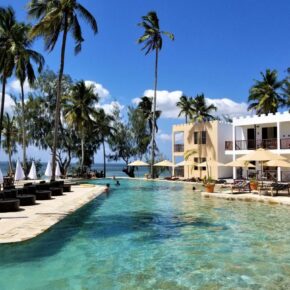 Dem Winter entfliehen: 10 Tage Sansibar im sehr guten 4* Resort mit Halbpension, Flug & Transfer für nur 1166€