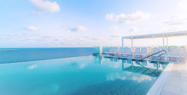 Pool des Seaview Hotels auf Malta
