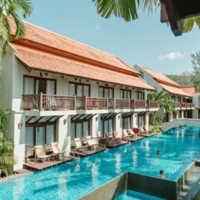 Thailand-Traum: 22 Tage Khao Lak inkl. TOP 4* Resort, Frühstück, Transfer & Zug nur 1358€