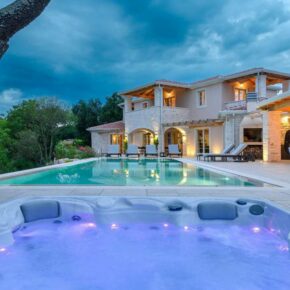 Luxusfeeling in Kroatien: 8 Tage Istrien in fancy 4* Ferienvilla mit privatem Pool & Sauna nur 326€ p.P.