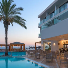 Avra Beach Hotel