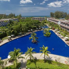 Traumurlaub in Thailand: 10 Tage Phuket im TOP 4* Hotel am Strand mit Frühstück, Flug & Transfer um 1036€