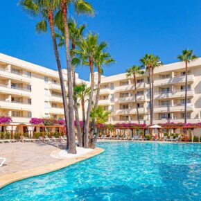 Auf nach Mallorca: 6 Tage im sehr guten 4* Hotel mit Junior Suite, Halbpension, Flug & Transfer nur 468€