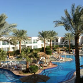 Last Minute Ägyptischer Strandurlaub: 8 Tage Sharm el Sheikh im guten 4* Hotel mit All Inclusive & Flug nur 375€