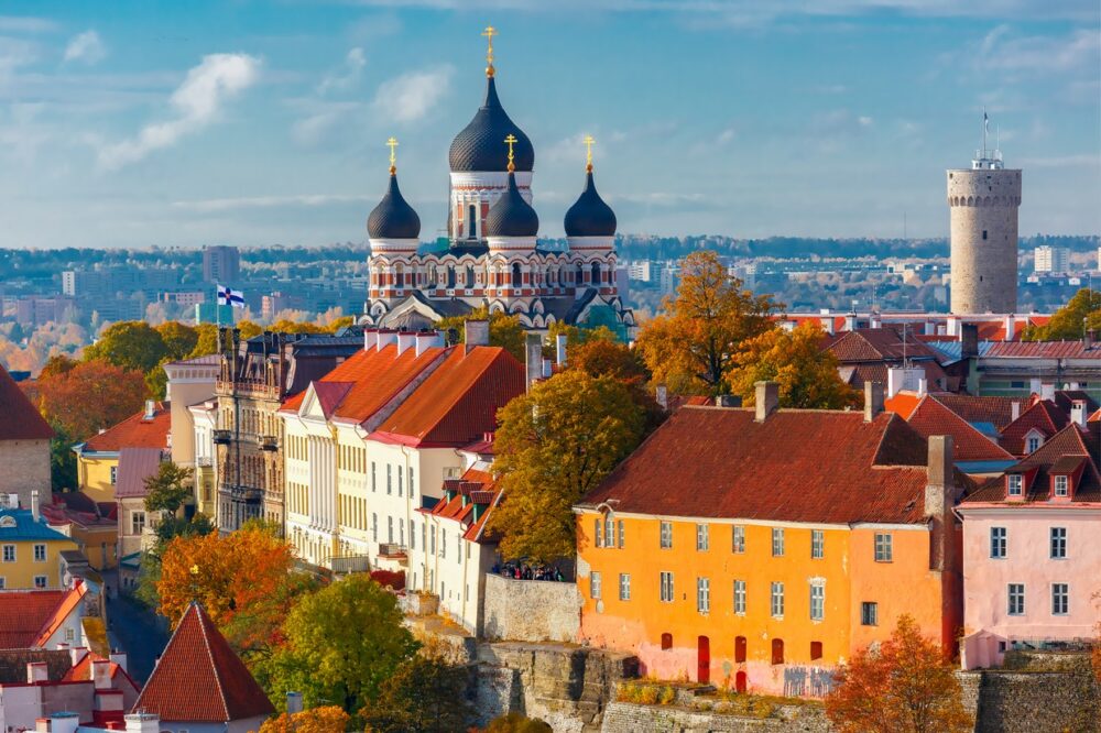 Tallinn, Estland Altstadt / Shutterstock 331780052 / ©kavalenkava