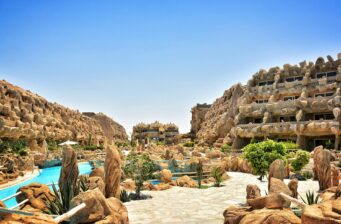 Ägypten: 8 Tage Hurghada im 5* Caves Beach Resort mit All Inclusive, Flug, Transfer & Zu...