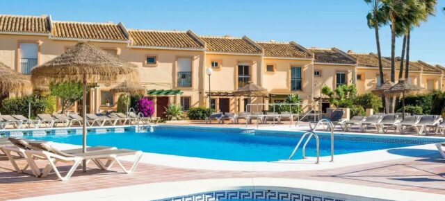 Strandurlaub in Andalusien: 7 Tage inkl. gutem 3* Ramada Hotel, Frühstück & Flug ab 351€