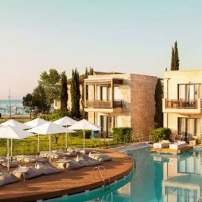 Griechischer Traumurlaub: 8 Tage Griechenland mit TOP 5* Hotel, Halbpension, Flug & Extras nur 485€