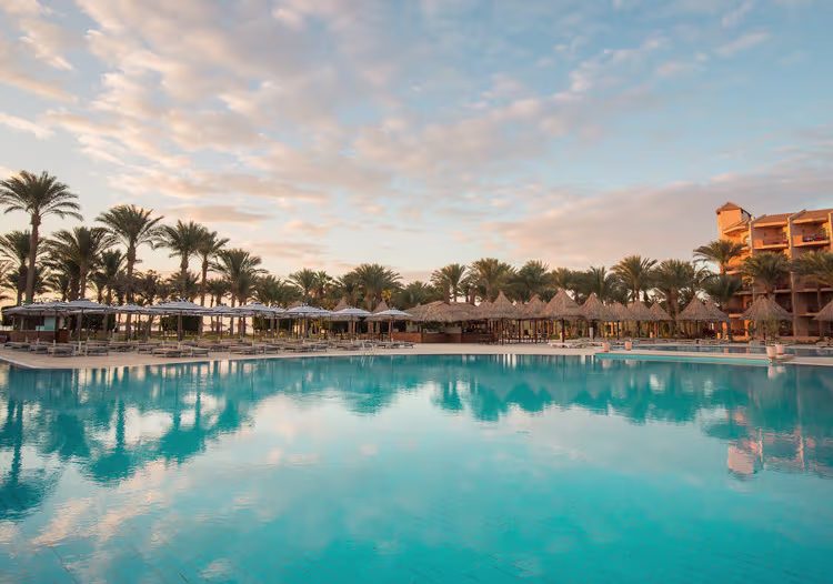 Strandurlaub in Ägypten: 8 Tage im TOP 4* Hotel mit All Inclusive, Flug & Transfer für nur 578€