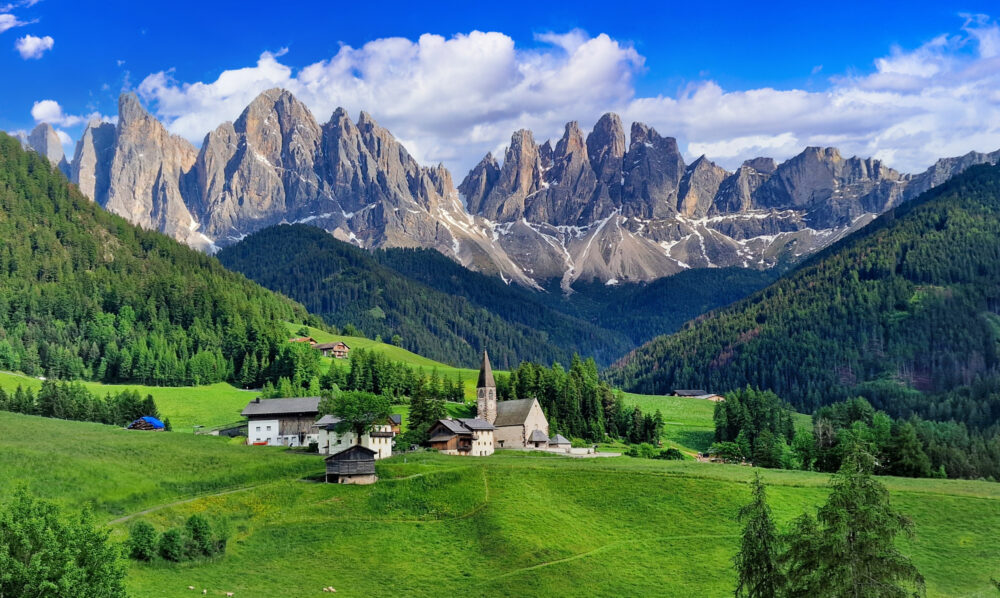 Aussicht auf die Dolomiten in Santa Maddalena in Südtirol Italien