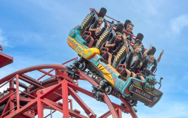 Belantis Leipzig Freizeitpark Huracan Achterbahn eine der steilsten Achterbahnen Deutschlands