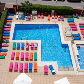 Familienurlaub in Spanien: 6 Tage Costa Barcelona inkl. 4* Hotel, Halbpension, Transfer & Flug nur 1492€ pro Familie