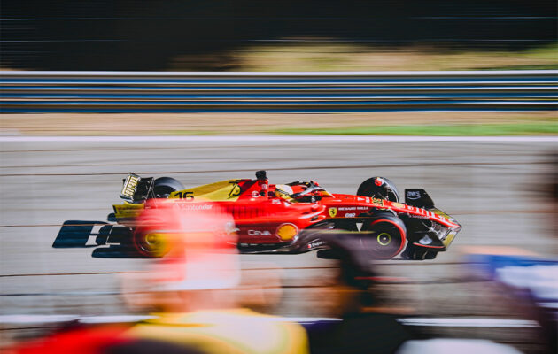 Formel 1 Rennen roter Wagen