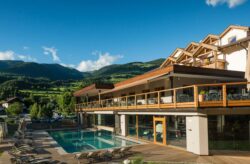 Luxuriöse Wellness-Oase in Südtirol: 2 Tage im TOP 4* Hotel inkl. ¾ Verwöhnpension & Ext...