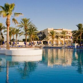 Familienurlaub auf Mallorca: 8 Tage inkl. 3* Hotel mit Aquapark, All Inclusive, Flug...