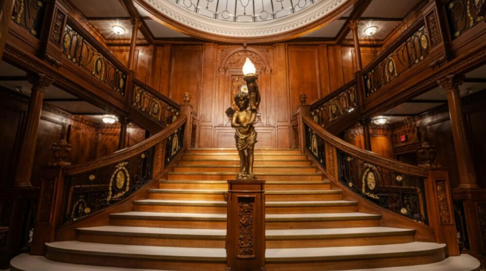 Potsdam Titanic – die Ausstellung Treppe