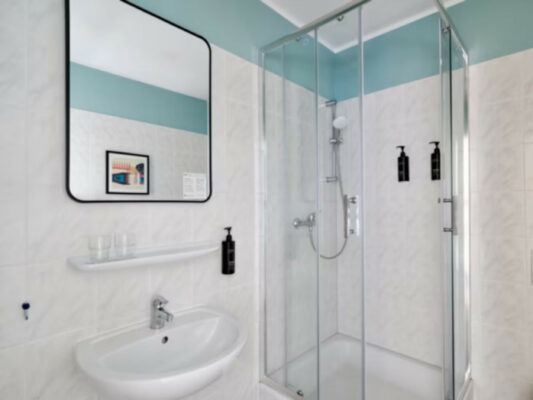 Garner Hotel Berlin Schöneberg Badezimmer