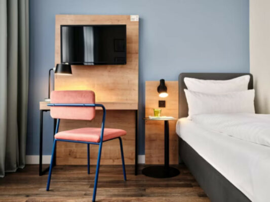 Garner Hotel Berlin Schöneberg Zimmer mit Arbeitsplatz
