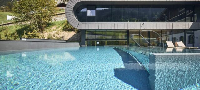 Italien: 3 Tage Wellness im TOP 4* Hotel in Südtirol mit Bergpanorama inkl. Halbpension ab 199€