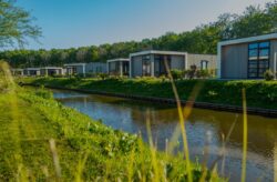 Urlaub im EuroParcs: 4 Tage Niederlande im eigenen Ferienhaus in der Nähe von Amsterdam nur 1...
