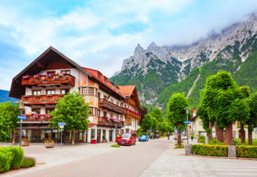 Goldener Herbst in Bayern: 3 Tage übers Wochenende im B&B HOTEL Mittenwald